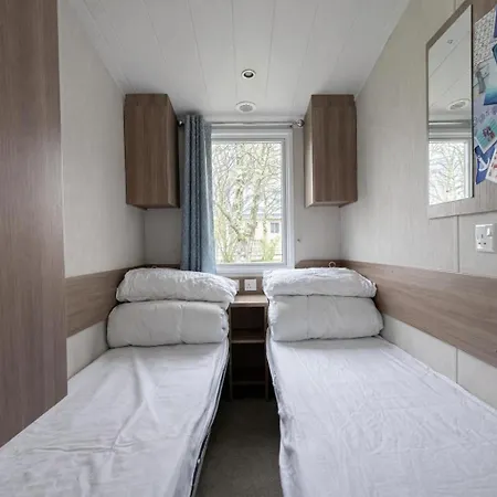 Homely Dog-friendly Caravan At Bowland Fell In Yorkshire Ref 93015w