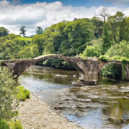 Hébergement de vacances Homely Dog-friendly Caravan At Bowland Fell In Yorkshire Ref 93015w *